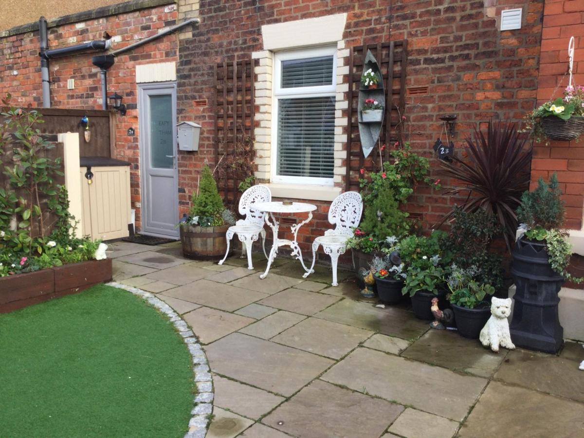 Leafy Lytham Central Lovely Ground Floor 1 Bedroom Apartment With Private Garden In Lytham Dog Friendly Lytham St Annes Exterior foto